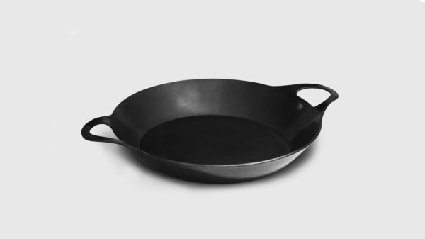 Eisenpfanne mit beidseitigem Henkelgriff 28,5cm